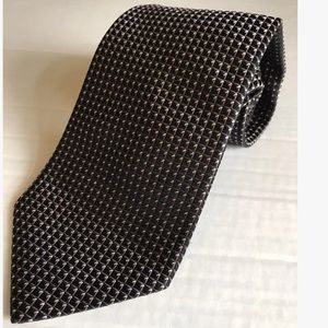 NEW MEN'S BLOOMINGDALES HUGO BOSS  MULTI PRINT TIE - 56.5" L  3.5" W